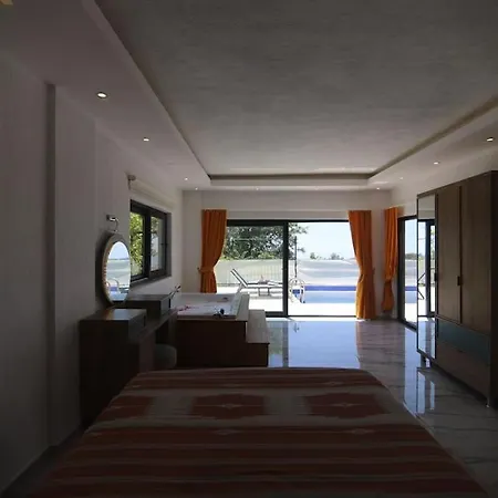 Odesa.baglar Icinde Sicacik Tatil Evi 카스